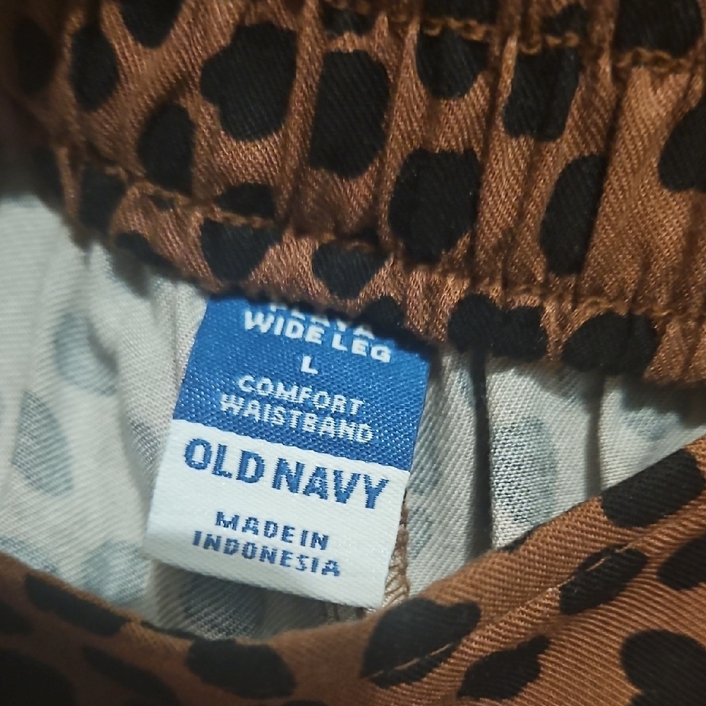 Old Navy Brown Pants with Black Dots - Picture 2 of 5